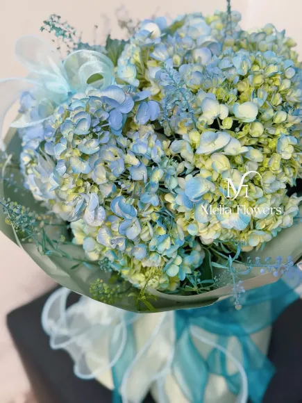 Hoa Tặng Sếp Nên Chọn Loại Nào? Gợi Ý 10+ Mẫu Hoa Sang Trọng, Ý Nghĩa