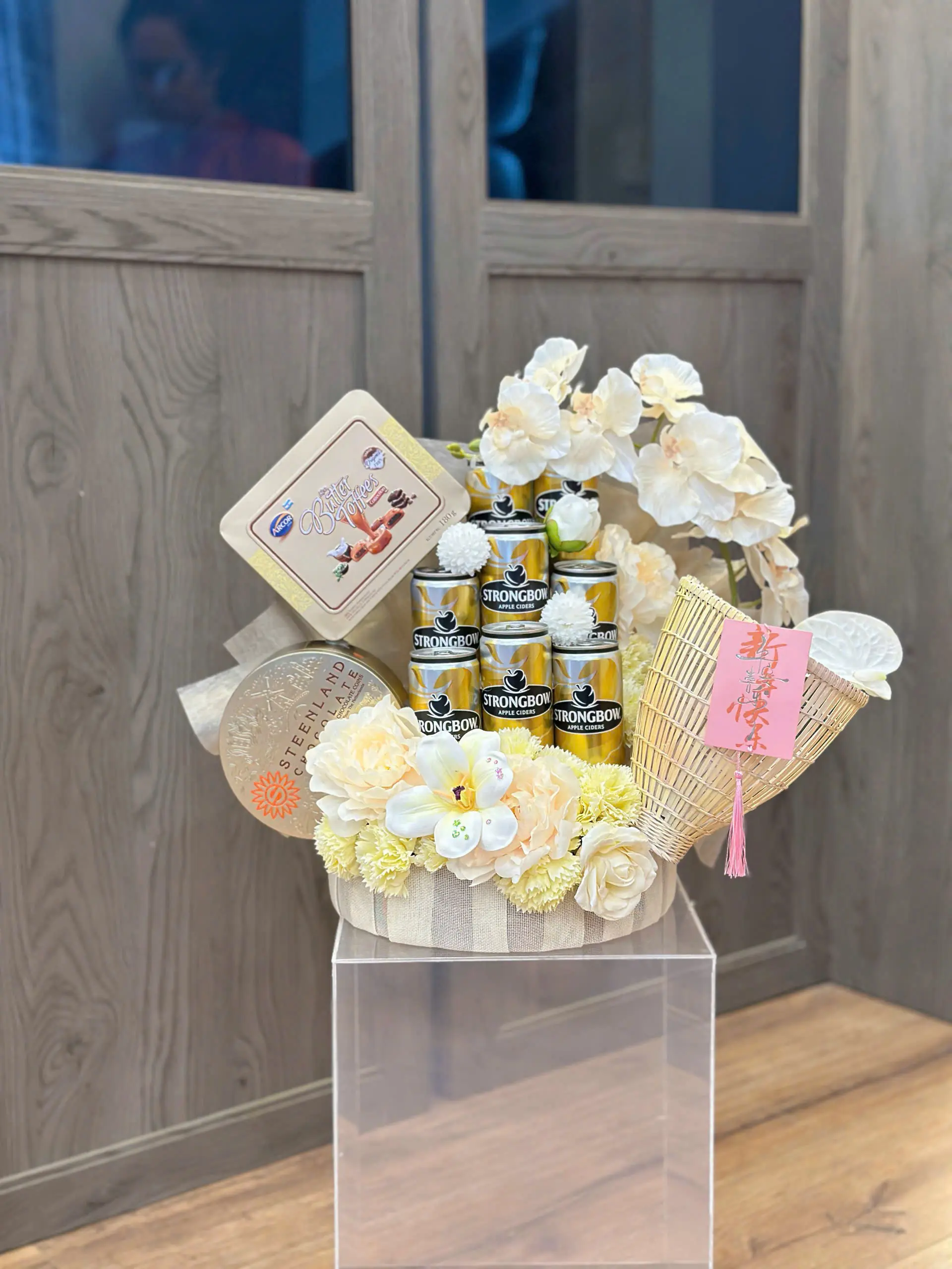 𝐆𝐎𝐋𝐃𝐄𝐍 𝐒𝐄𝐑𝐄𝐍𝐈𝐓𝐘-Hoa chúc mừng